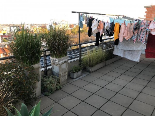 OPORTUNIDAD! CASA EN PH AL FRENTE C/ COCHERA Y JARDIN , HAEDO A 3 CUADRAS DE LA ESTACION