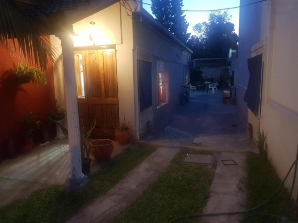HERMOSO CHALET DE 2 PLANTAS,140 M2, 6 AMB + QUINCHO