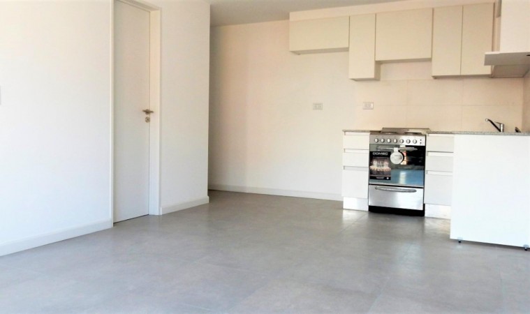 OPORTUNIDAD! HERMOSO DEPARTAMENTO CASI A ESTRENAR EN PLENO CENTRO COMERCIAL DE CASTELAR A METROS DE ARIAS