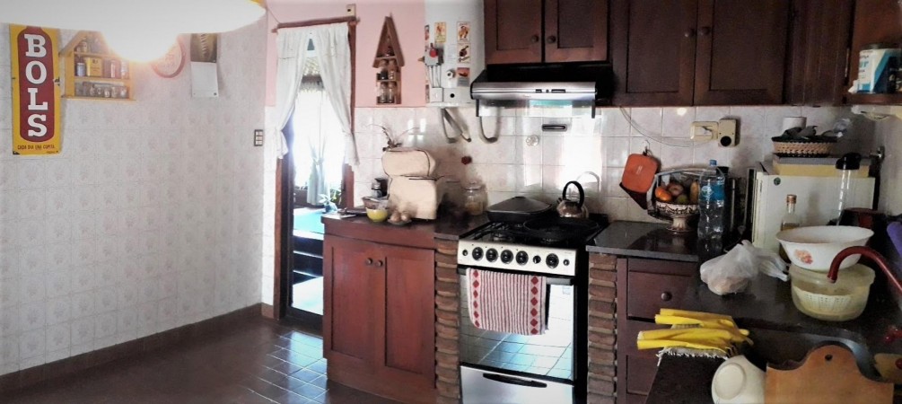 OPORTUNIDAD !! HERMOSO CHALET 5 AMBIENTES EN PADUA SUR, COCHERA DOBLE Y JARDIN