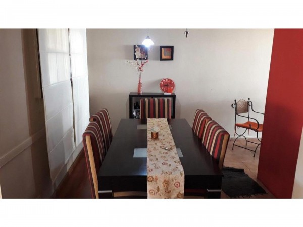 HERMOSO DUPLEX 4 AMB. COCHERA, JARDIN, 120M2, 2 PLANTAS, A 7 CUADRAS ESTACION PADUA