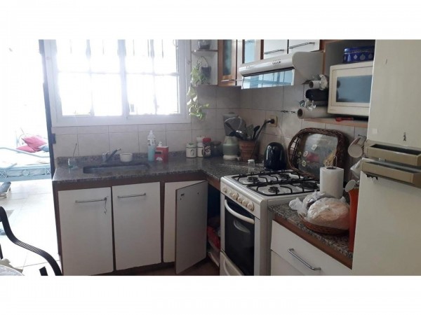 HERMOSO DUPLEX 4 AMB. COCHERA, JARDIN, 120M2, 2 PLANTAS, A 7 CUADRAS ESTACION PADUA