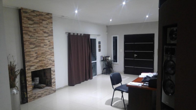 OPORT UNICA!!CASAQUINTA A ESTRENAR 6 AMB.EST.MINIMALISTA, PISCINA QUINCHO+DEPTO A 1 CDRA DE M.FIERRO