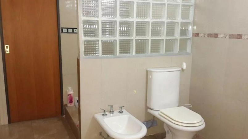 OPORTUNIDAD!!CASAQUINTA EN PARQUE LELOIR A ESTRENAR!! 4 AMB, 250M2, 2PTS, A MTS DE M.FIERRO!!