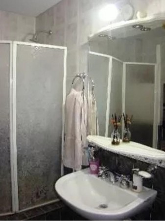 OPORTUNIDAD!!CASAQUINTA EN PARQUE LELOIR A ESTRENAR!! 4 AMB, 250M2, 2PTS, A MTS DE M.FIERRO!!