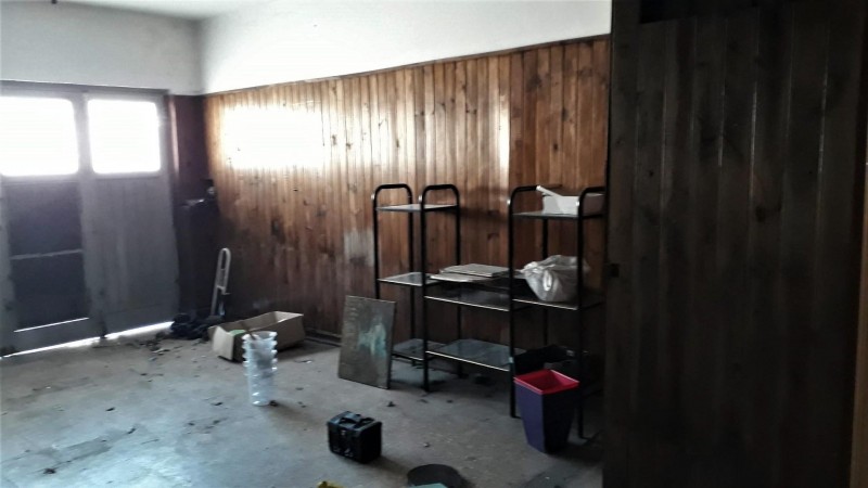 SUPER OPORTUNIDAD 2 FLIAS! CASA 5 AMB,GRAN COCHERA CUB.,PATIO,PARRILLA + DEPTO 2 AMB.ZONA BASE AEREA