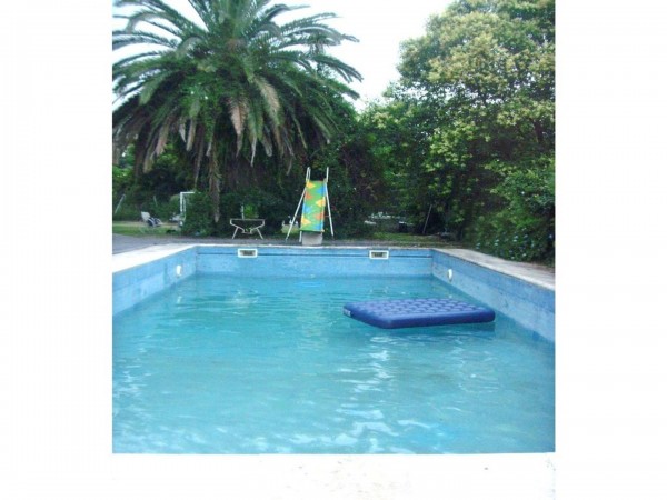 EXC. CASAQUINTA EN P. LELOIR 220M2 CON 1400M2 DE TERRENO,PISCINA DE 14 X 7MTS A 1 CDRA DE M.FIERRO