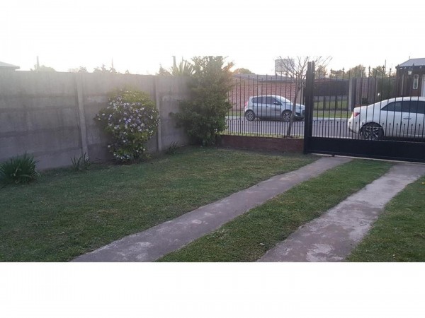 OPORTUNIDAD!!HERMOSA CASA A ESTRENAR EN BARRIO SEMI CERRADO, C/ PISCINA,PARQUE Y QUINCHO LOTE 420 m2