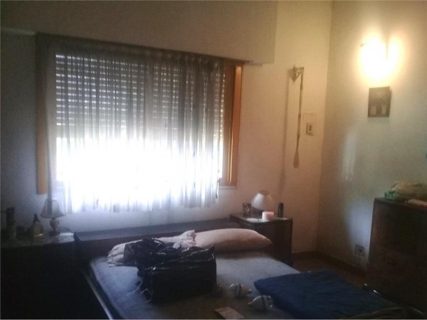 OPORTUNIDAD UNICA!! EXC. CHALET EN PADUA SUR A 10 CDS DEL CENTRO, 200M2 LOTE DE 12 X 62 , 6 AMB