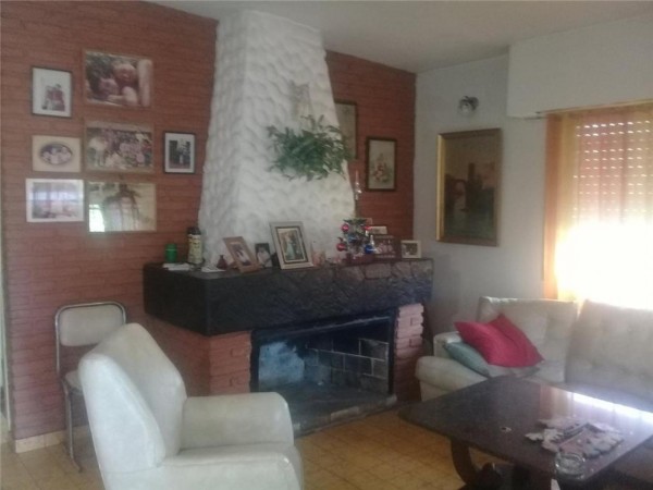 OPORTUNIDAD UNICA!! EXC. CHALET EN PADUA SUR A 10 CDS DEL CENTRO, 200M2 LOTE DE 12 X 62 , 6 AMB