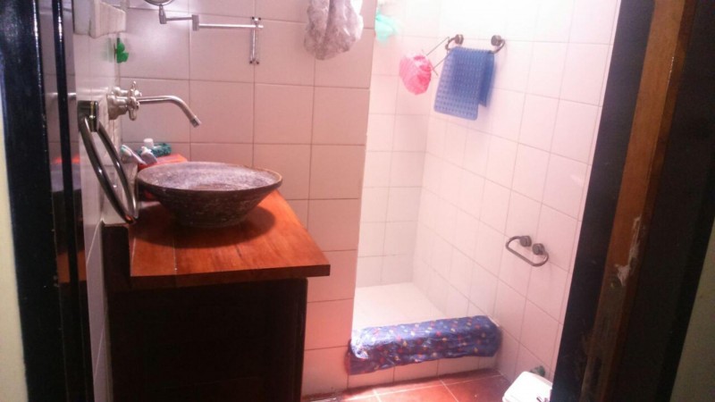 EXC.CHALET DE 9 AMB.2 PLANTAS,PISCINA,PARQUE,A 2 CDS DE CTRO COM.CASTELAR STA ROSA,APTO 2 FAMILIAS!!