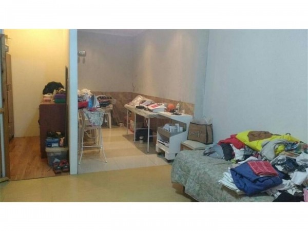 OPORTUNIDAD!! CHALET TODO A NUEVO!! 5 AMB.C/JARDIN A MTS DE COLECTORA E/ SANTA ROSA Y BARCALA