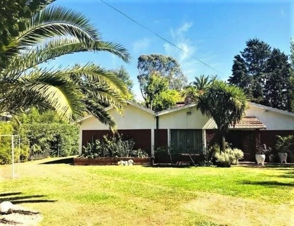 CASAQUINTA C/PISCINA EN PQUE LELOIR A 2 CDS DE M. FIERRO,1100M2 CON 320M2 CUB. ESPECTACULAR OPORTUNIDAD!!