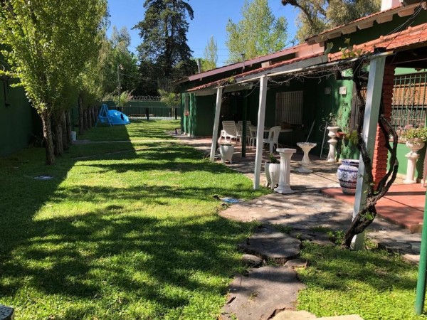 CASAQUINTA C/PISCINA EN PQUE LELOIR A 2 CDS DE M. FIERRO,1100M2 CON 320M2 CUB. ESPECTACULAR OPORTUNIDAD!!