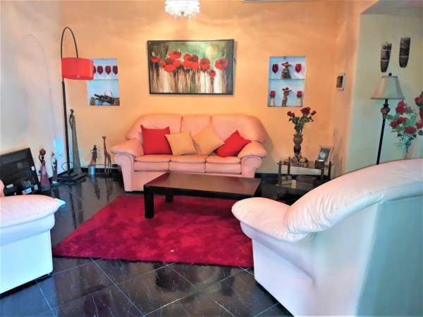 OPORTUNIDAD!! HERMOSA CASA TIPO QUINTA EN PADUA SUR +DEPTO+QUINCHO+OFICINA,SOBRE 2LOTES,24 X 37 MTS