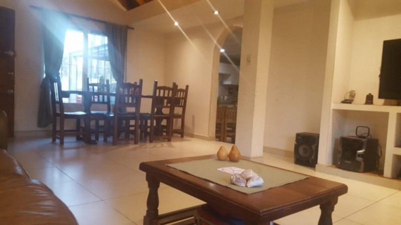 OPORTUNIDAD!! HERMOSA CASA QUINTA 5 AMB. MORENO