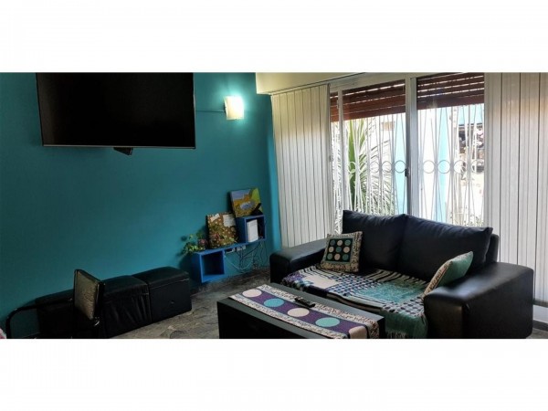 OPORTUNIDAD!!! HERMOSA CASA EN HAEDO 220M2, 2PTS,GRAN PARQUE,COCHERA,LOTE 10X38,OPCION 100M2 MAS