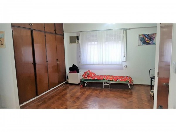 OPORTUNIDAD!!! HERMOSA CASA EN HAEDO 220M2, 2PTS,GRAN PARQUE,COCHERA,LOTE 10X38,OPCION 100M2 MAS