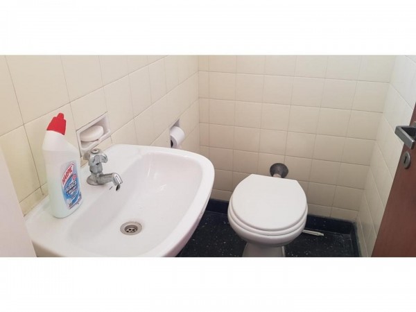 OPORTUNIDAD!!! HERMOSA CASA EN HAEDO 220M2, 2PTS,GRAN PARQUE,COCHERA,LOTE 10X38,OPCION 100M2 MAS