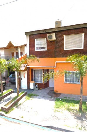 OPORTUNIDAD!! EXC. PH 3 AMBIENTES + PATIO, LOTE DE 100m2 EN VILLA SANTOS TESEI, HURLINGHAM