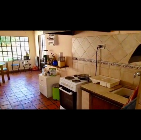 INMEJORABLE OPORTUNIDAD EN MORENO CENTRO!! CASA IDEAL PARA DOS FAMILIAS, PISCINA, COCHERA