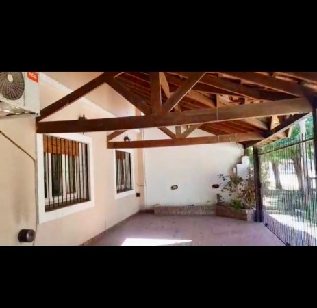 INMEJORABLE OPORTUNIDAD EN MORENO CENTRO!! CASA IDEAL PARA DOS FAMILIAS, PISCINA, COCHERA