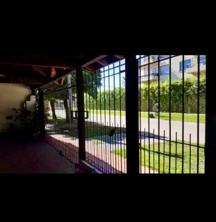 INMEJORABLE OPORTUNIDAD EN MORENO CENTRO!! CASA IDEAL PARA DOS FAMILIAS, PISCINA, COCHERA