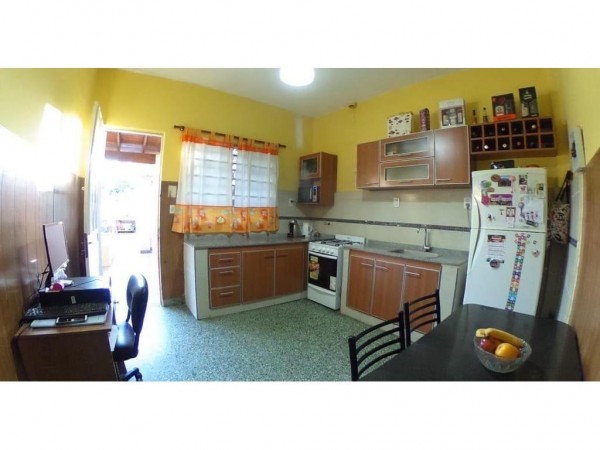  EXCELENTE OPORTUNIDAD EN MERLO NORTE!! CHARLET REMODELADO SOBRE LOTE DE 10X20