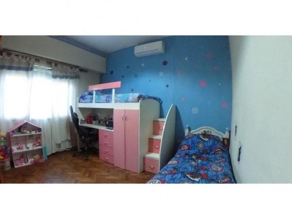  EXCELENTE OPORTUNIDAD EN MERLO NORTE!! CHARLET REMODELADO SOBRE LOTE DE 10X20