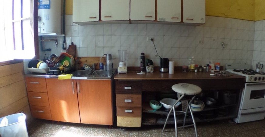 OPORTUNIDAD IMPERDIBLE!! ZONA CENTRO/ SAN TELMO, IDEAL INVERSORES, PISO COMPLETO APTO PROFESIONAL  196 M2, 7 AMBIENTES AMPLIOS, 2 BAÑOS, COCINA COMEDOR, DESPENSA, TERRAZA, BAULERA 