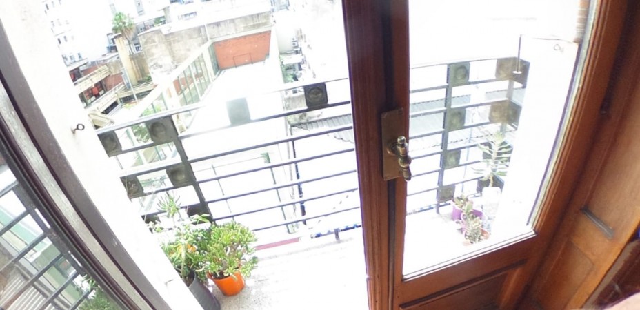 OPORTUNIDAD IMPERDIBLE!! ZONA CENTRO/ SAN TELMO, IDEAL INVERSORES, PISO COMPLETO APTO PROFESIONAL  196 M2, 7 AMBIENTES AMPLIOS, 2 BAÑOS, COCINA COMEDOR, DESPENSA, TERRAZA, BAULERA 