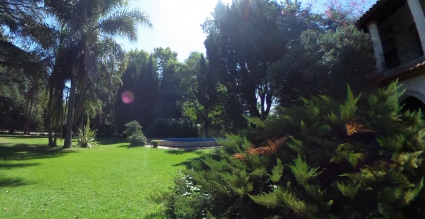 CASAQUINTA BARRIO PQUE LELOIR!! 8 AMB. 2 PTAS, 1600M2, PARQUE Y PISCINA EXCELENTE OPORTUNIDAD EN LA ZONA!!