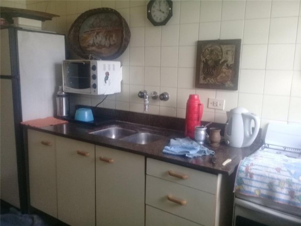 OPORTUNIDAD UNICA!! EXC. CHALET EN PADUA SUR A 10 CDS DEL CENTRO, 200M2 LOTE DE 18 X 62 , 6 AMB.