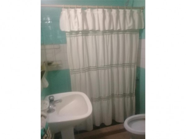 CASAQUINTA SAN ANTONIO DE PADUA C/PISCINA EN PADUA SUR A 10 CDS CENTRO,LOTE 33X62, 6 AMB.200M2