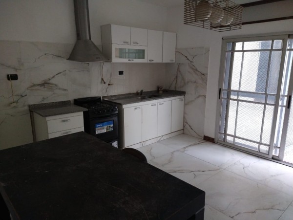 OPORTUNIDAD!! DUPLEX DE 5 AMB.Y DEPTO A ESTRENAR DE 3 AMB. IDEAL 2 FAMILIAS! SOBRE LOTE PROPIO