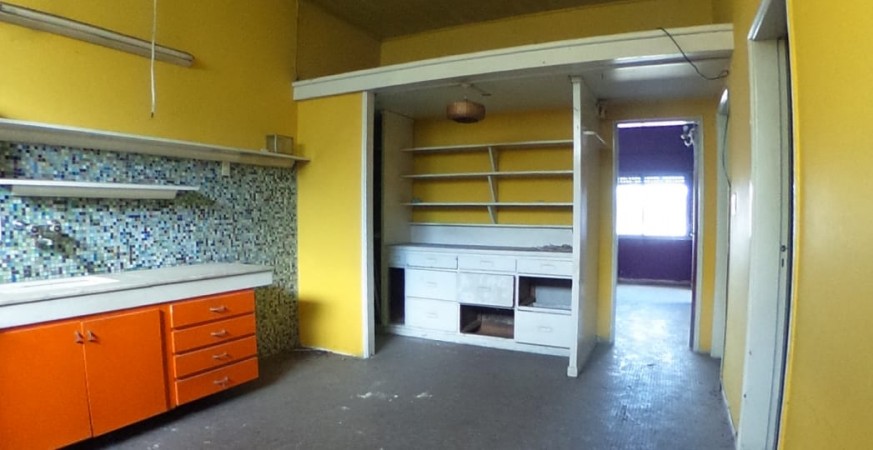 OPORTUNIDAD UNICA EN PARQUE LELOIR SOBRE COLECTORA, CASA 4 AMB. JARDIN, COCHERAS, S/LOTE 10X..., APTO PROFESIONAL/COMERCIAL