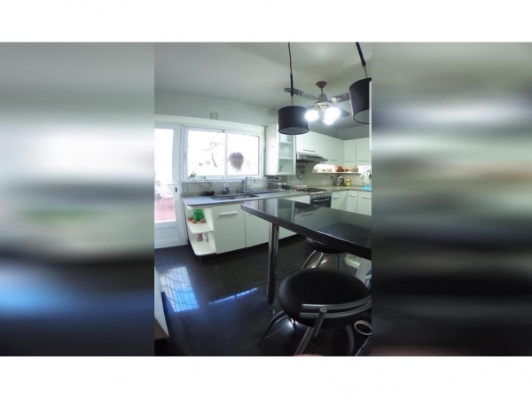  DUPLEX EN DEVOTO DE 2 PLANTAS, 3 A 4 AMB.CON TERRAZA C PARRILLA, PATIO Y COCHERA, 110M2