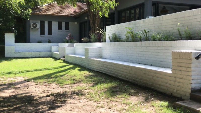 CASA QUINTA EN EL CORAZON DE PQUE.LELOIR LOTE 2.000M2, CASA 200M2, PISCINA DE 20MTS EN  OPORTUNIDAD