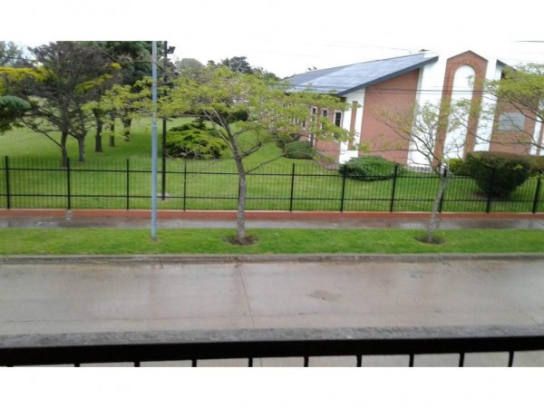 DEPTO EN EL FARO A 1 CUADRA DE LA PLAYA, 2 AMB + ENTREPISO + BALCON "SIN EXPENSAS"