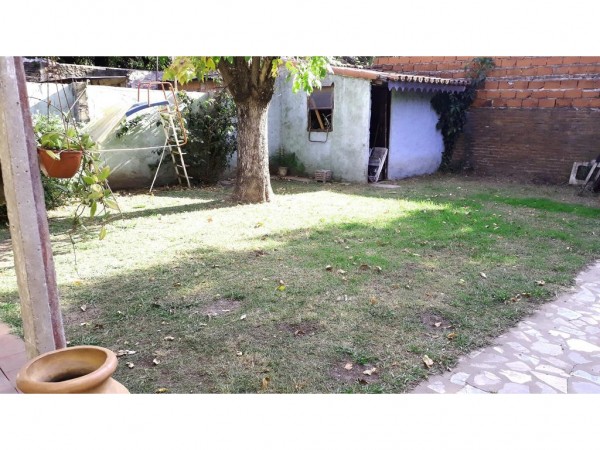 OPORTUNIDAD!! CASA 160M2 CON LOTE DE 12x42 A MEDIA CUADRA DE M. FIERRO - PARQUE LELOIR