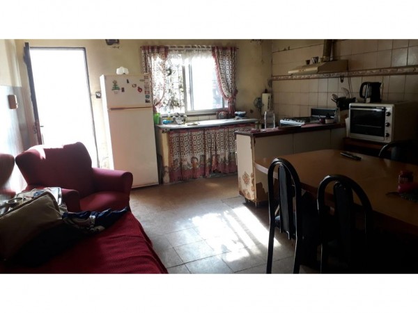 OPORTUNIDAD!! CASA 160M2 CON LOTE DE 12x42 A MEDIA CUADRA DE M. FIERRO - PARQUE LELOIR