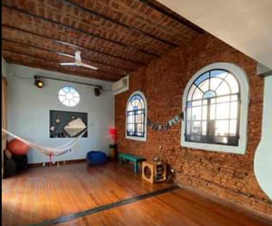 LOCAL  PLANTA BAJA CON GRAN DEPÓSITO SOBRE LA CALLE FLORIDA CAPITAL FEDERAL! OPORTUNIDAD UNICA