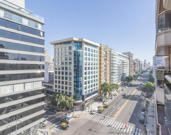 EXCELENTE SEMIPISO 5 AMBIENTES EN BELGRANO CON BALCON Y COCHERA AV. LIBERTADOR AL 5600  Y LA PAMPA