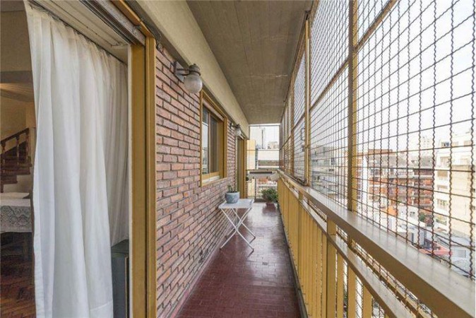 EXC.SEMIPISO DE 4 AMBIENTES, 3 DORMITORIOS + DEPENDENCIA CON COCHERA Y BAULERA! 