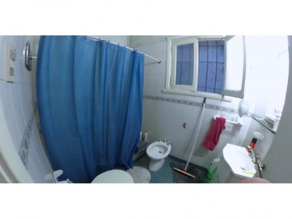 CASA 7 AMB CASTELAR CTRO 2 PTAS 240M2 LOTE 40 X 8,66, 7 AMB+GARAGE+JARDIN 20MTS*APTA EMPREND