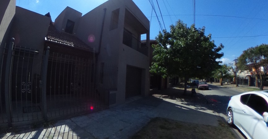 VENTA CHALET SAN ANTONIO DE PADUA  6 AMB  2 PTS TODO A NUEVO, GARAGE DOBLE, PISCINA DE 11X6 S/ LOTE DE 53 MTS DE FONDO