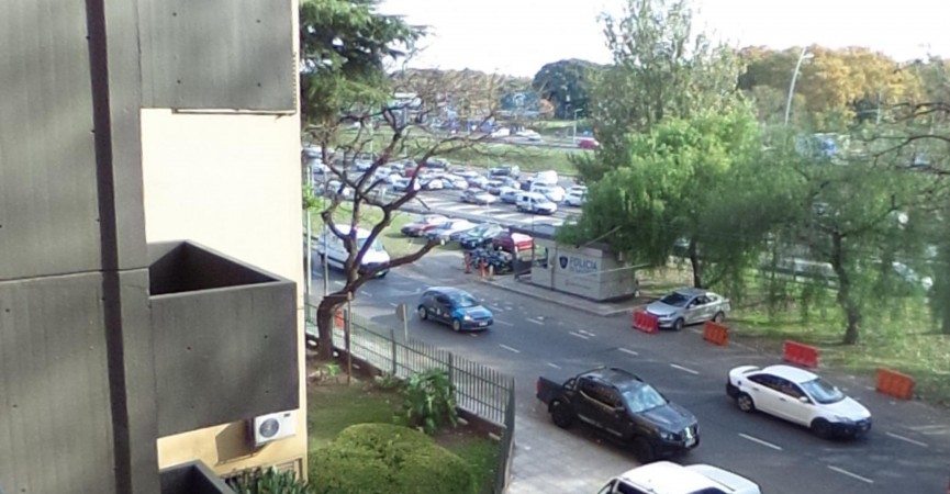 OPORTUNIDAD!! IMPECABLE DEPTO 4 AMB.TORRE ALBARELLOS,REMODELADO TODO LUZ, 4 AMB, SEGURIDAD 24HS