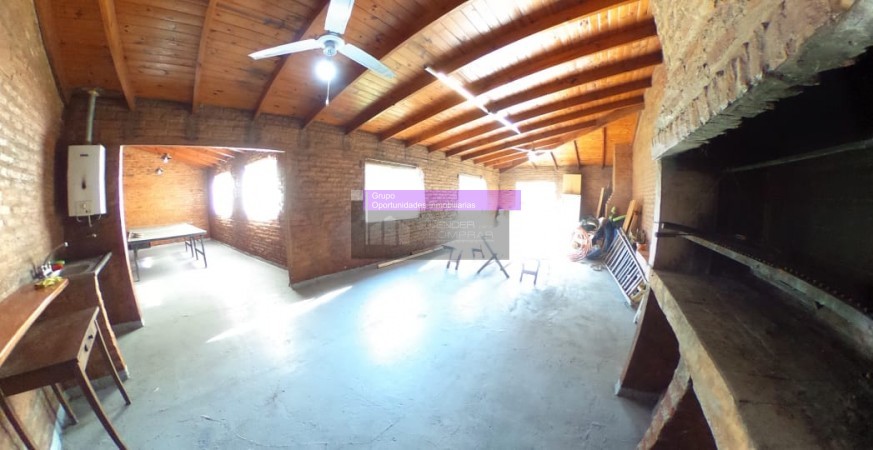 QUINTA LOTE 1450 M2, 220M2 CONSTR., CASA PPAL, QUINCHO, CASA HUESPEDES, PISCINA, GRAN PARQUE,  PARRILLA, POOL HOUSE, JACUZZI,VESTUARIOS EXCELENTE OPORTUNIDAD!!