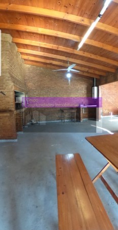 QUINTA LOTE 1450 M2, 220M2 CONSTR., CASA PPAL, QUINCHO, CASA HUESPEDES, PISCINA, GRAN PARQUE,  PARRILLA, POOL HOUSE, JACUZZI,VESTUARIOS EXCELENTE OPORTUNIDAD!!