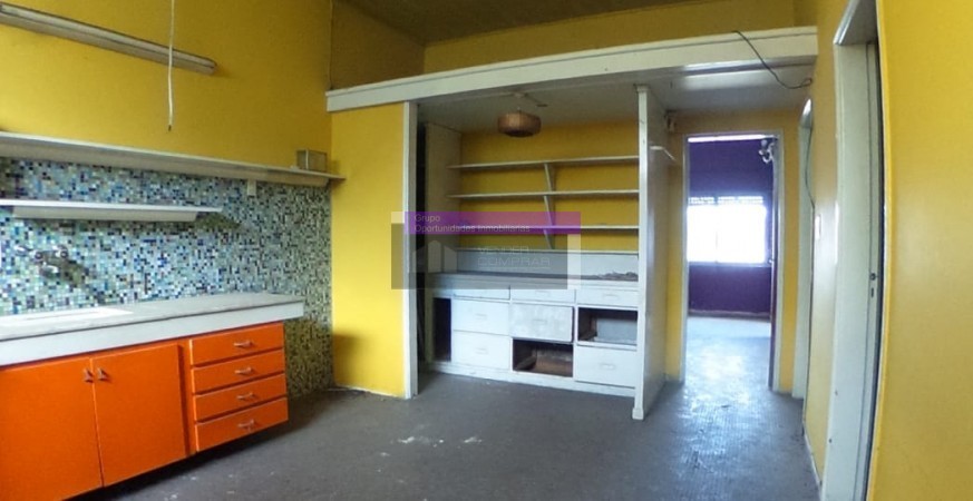 OPORTUNIDAD UNICA EN PARQUE LELOIR SOBRE COLECTORA, CASA 4 AMB. JARDIN, COCHERAS, S/LOTE 11X28, APTO PROFESIONAL/COMERCIAL